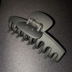 Black Jaw Hair Clip Brand New No Tags